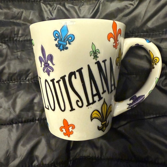 Louisiana coffee cup with Fleur de Lis inside & outside No chips or cracks. EUC - Picture 1 of 5